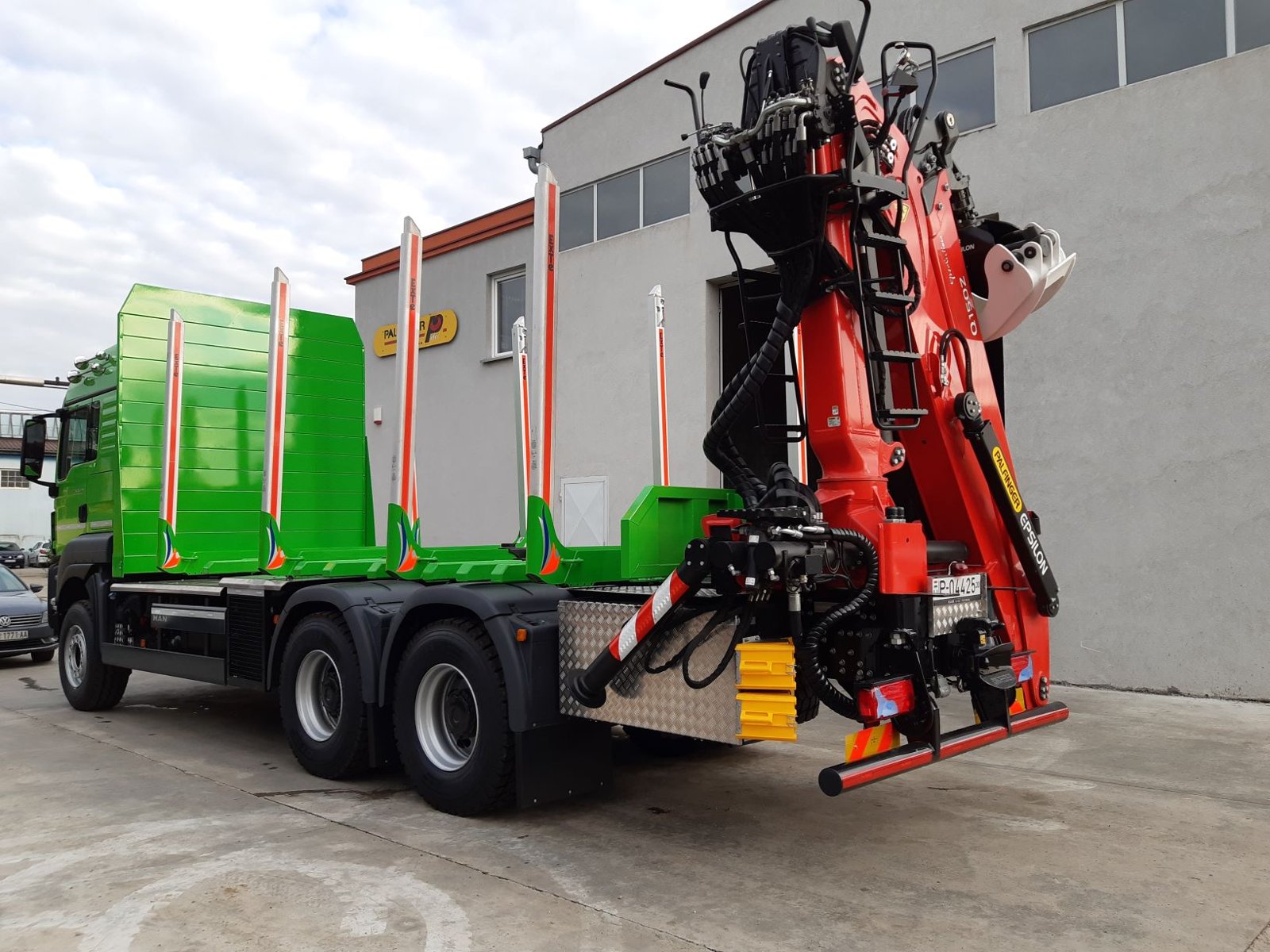 Isporuka Epsilon dizalice Q150Z96 za Pelengić Trade