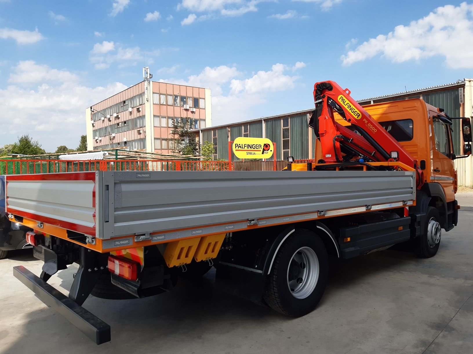 MAK AUTOSTAR – Isporuka vozila sa Palfinger dizalicom