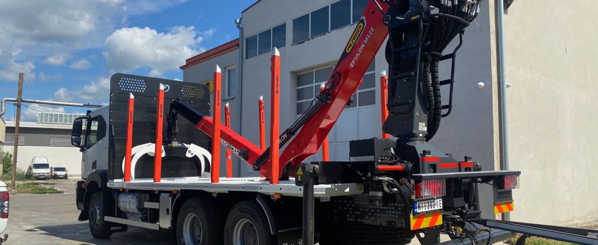 šumarska nadgradnja sa Palfinger Epsilon dizalicom i prikolicom PSM 200 za JP Srbija Šume