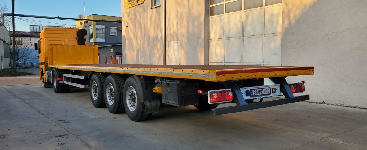 Remont poluprikolica za Beokran