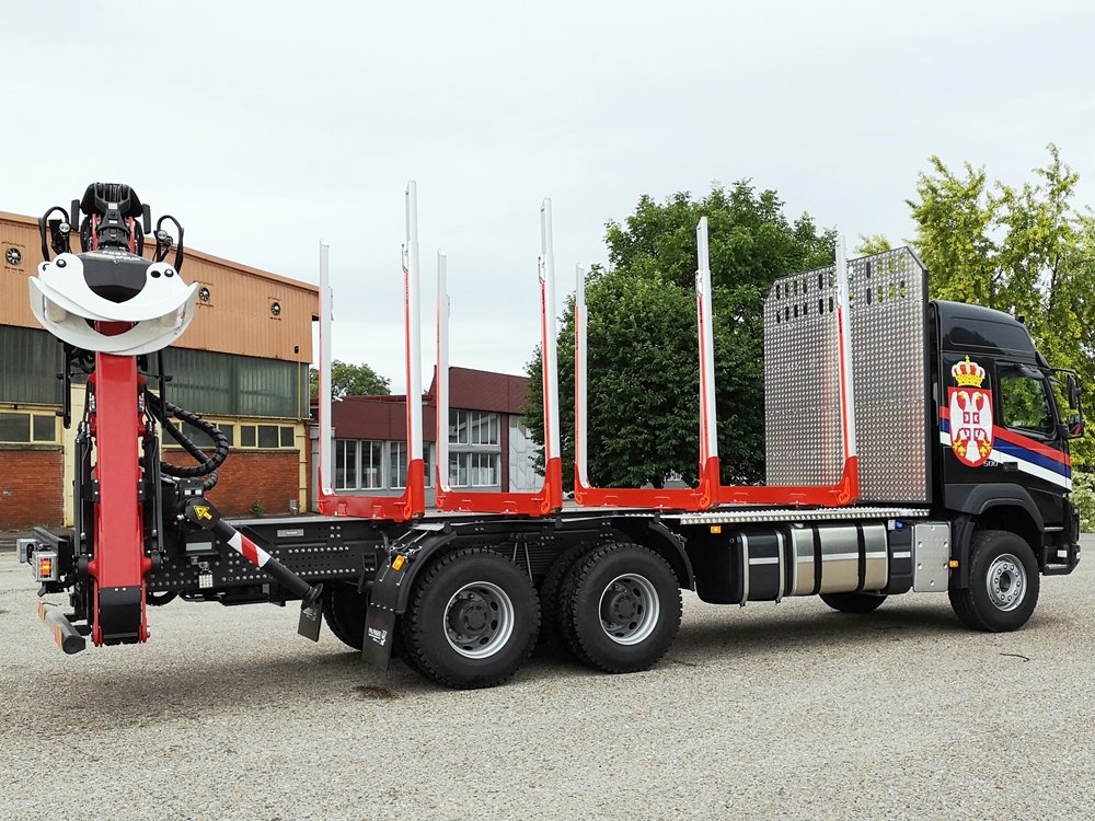 Isporuka šumarske nadgradnje sa Palfinger Epsilon dizalicom za Strugara Radanović