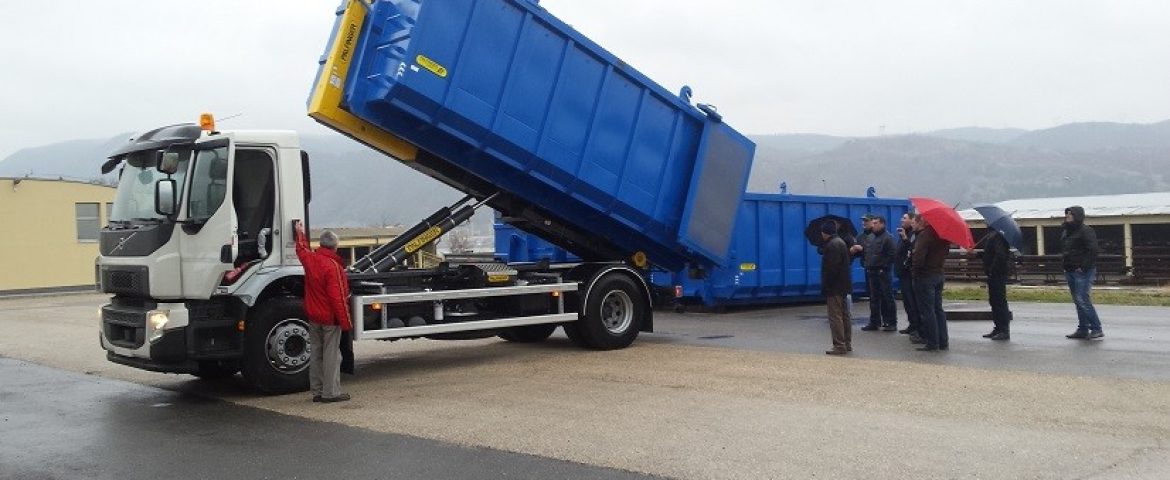 Palfinger navlakač kontejnera T15 za HE Đerdap