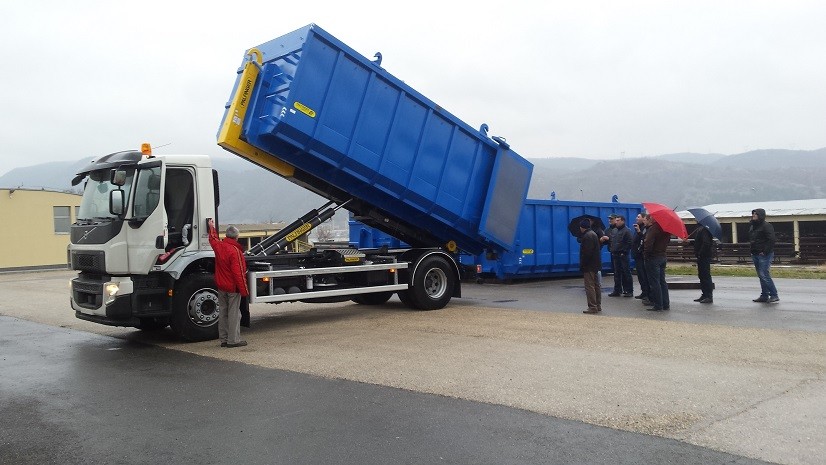 Palfinger navlakač kontejnera T15 za HE Đerdap