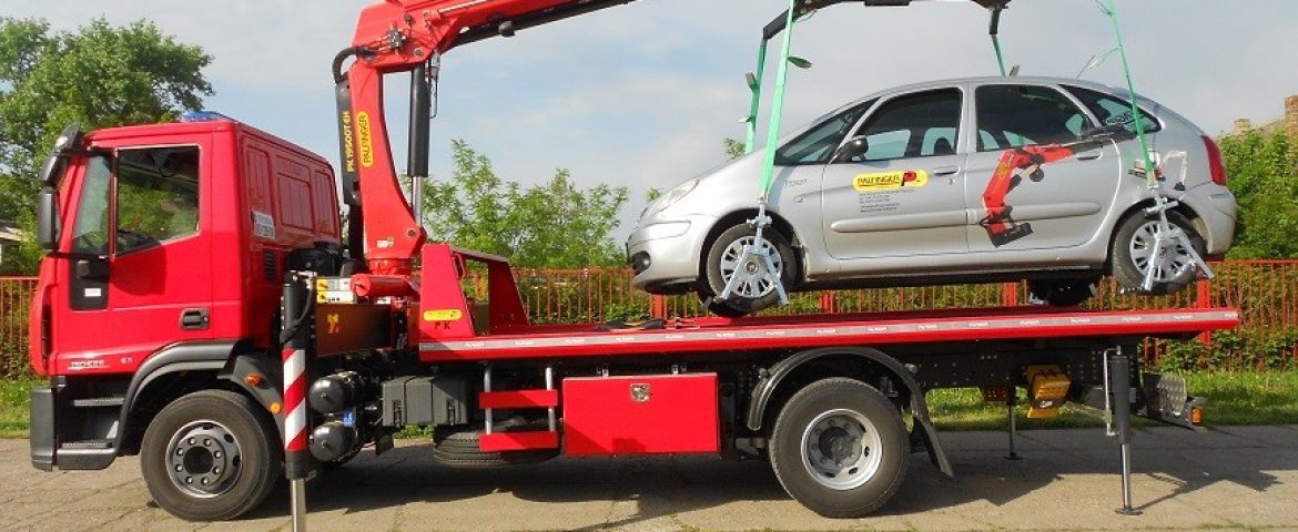 Pauk vozilo sa Palfinger dizalicom PK 19500T za Paking Servis Niš