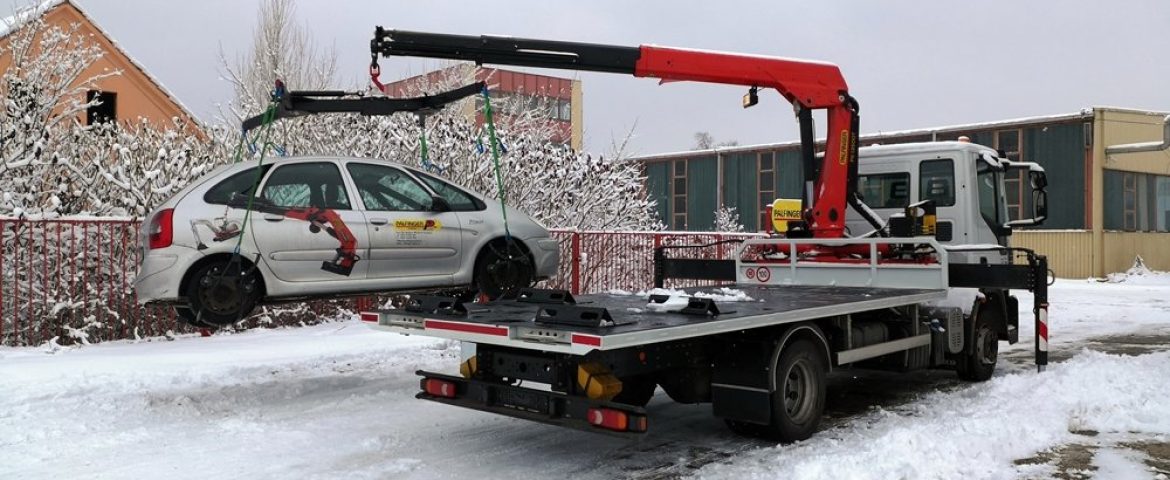 PALFINGER dizalica PK13500T za Parking Servis Inđija