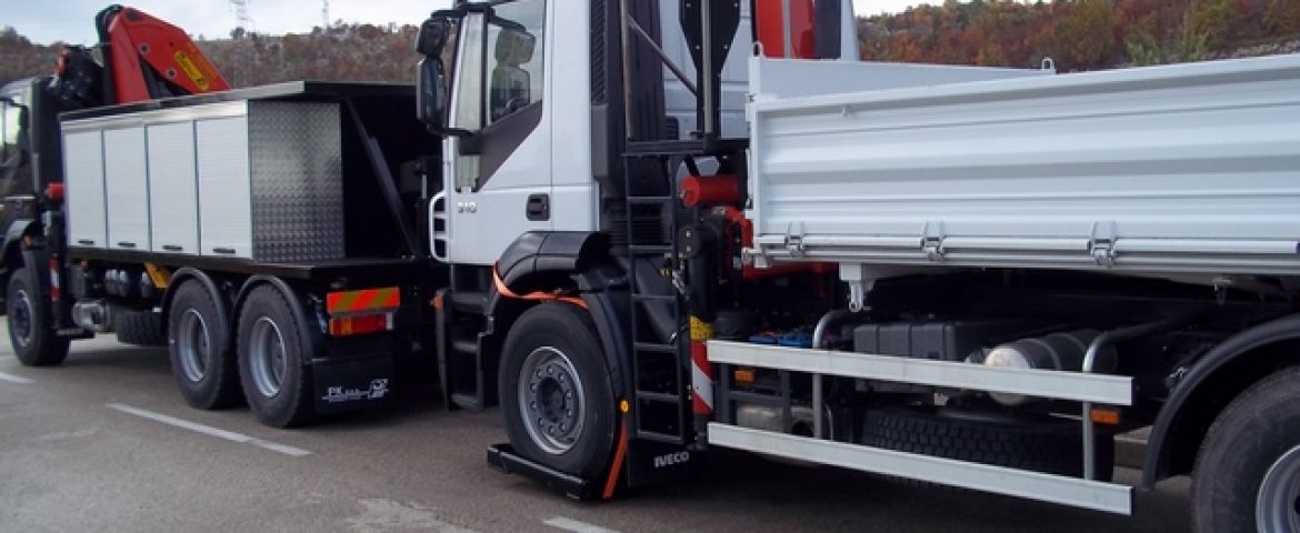 Specijalno vozilo za pomoć na cesti sa Palfinger dizalicom PK18500