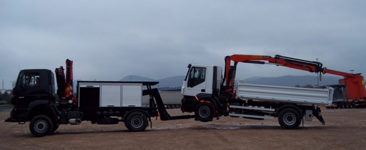 Specijalno vozilo za pomoć na cesti sa Palfinger dizalicom PK18500